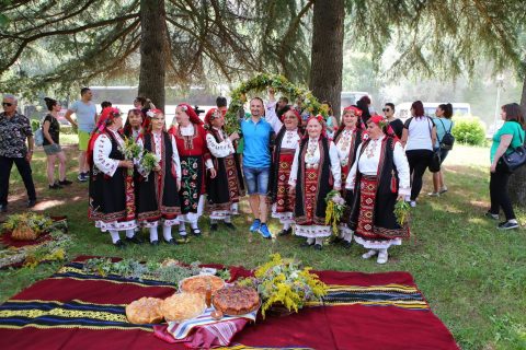 Хоро край Пирина